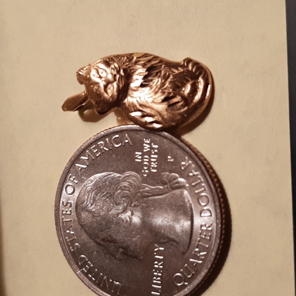 14K Gold Sitting Cat Charm - Picture 4 of 5